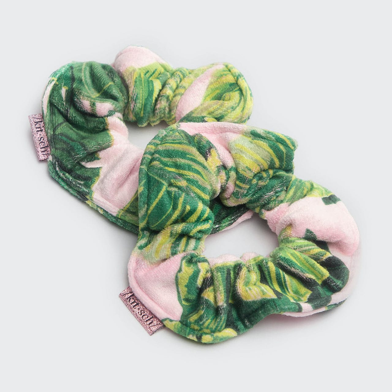3799-Cleanse-towel-scrunchies-palm-1280x1280px.jpg