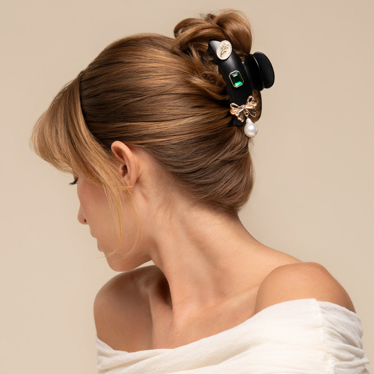 509174-KitschPop-Charms_CurvedClawClip-7pc-Set-Vintage-Black-Model-2-1280x1280px.jpg